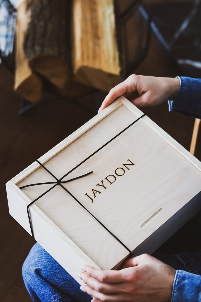 Personalized wood gift basket | Dusky Lark