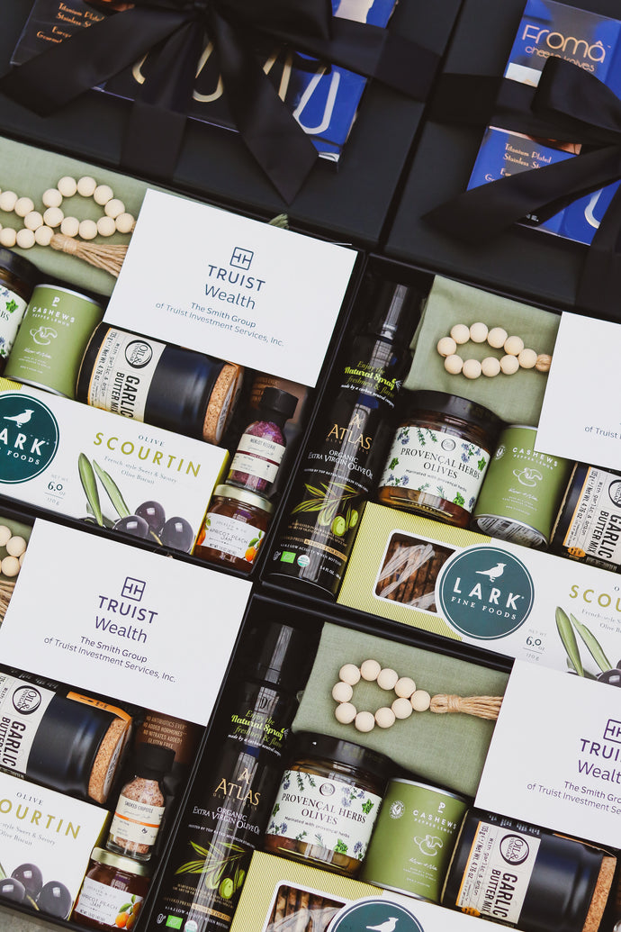 Personalized Luxury Gift Boxes
For Meaningful Occasions &
Corporate Gifting | Dusky Lark
